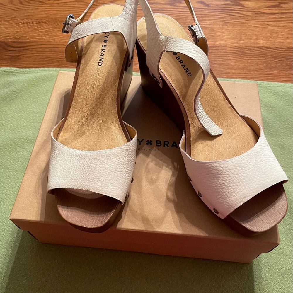 Lucky Brand Cream Women's Sandals